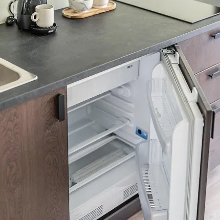 Good Location Near The Old Town - Station - Airport - Self Check In Appartement *