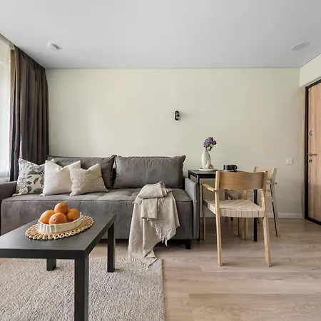 Good Location Near The Old Town - Station - Airport - Self Check In Apartmán *