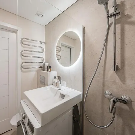 Good Location Near The Old Town - Station - Airport - Self Check In Apartmán *