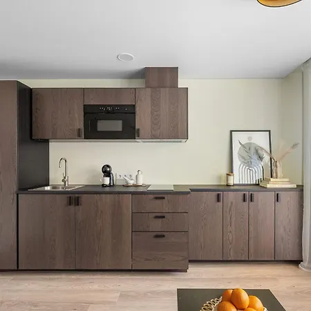 Good Location Near The Old Town - Station - Airport - Self Check In Appartement