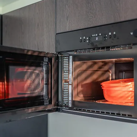 Good Location Near The Old Town - Station - Airport - Self Check In Appartement *